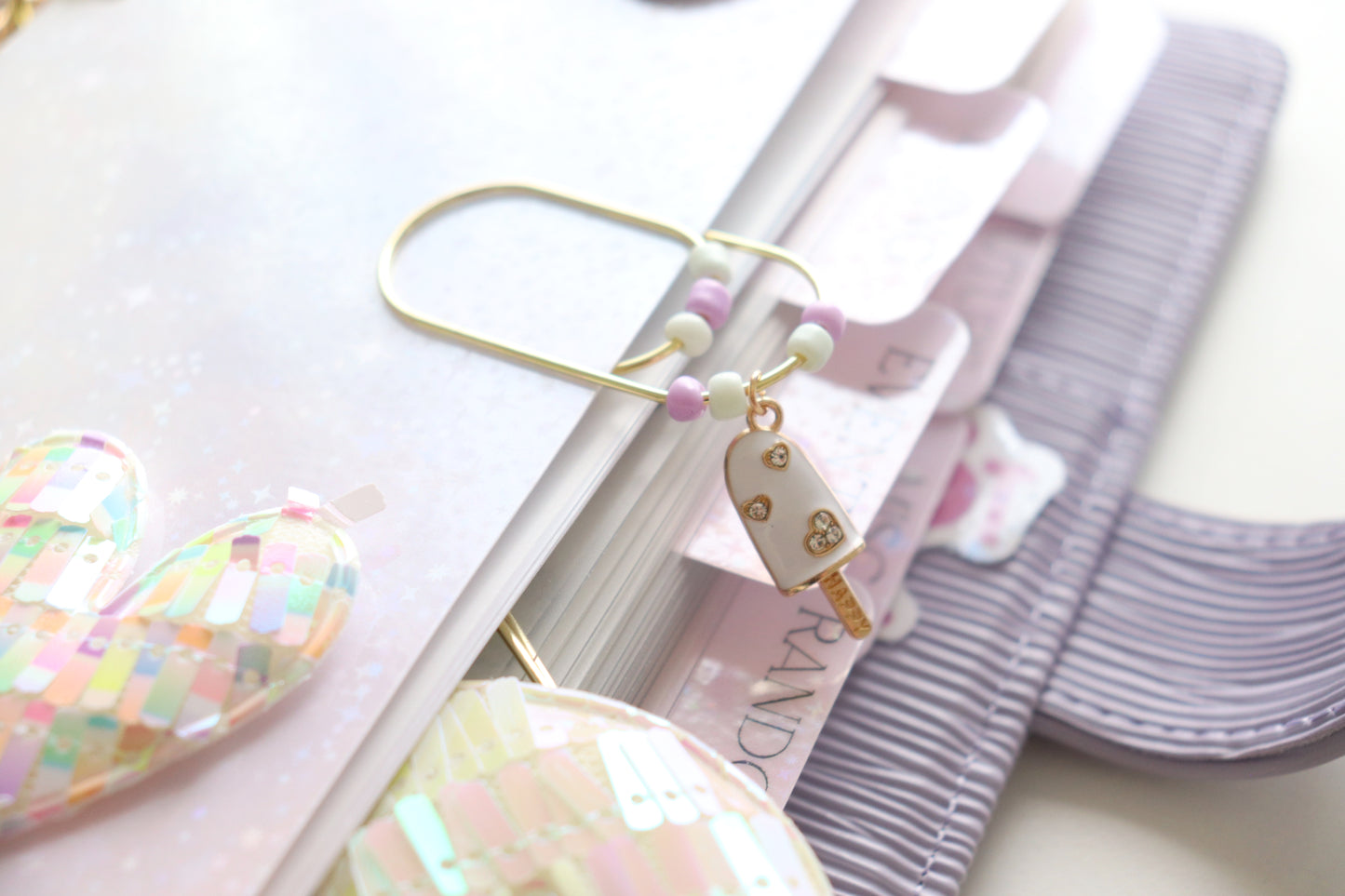 BINDER CHARM