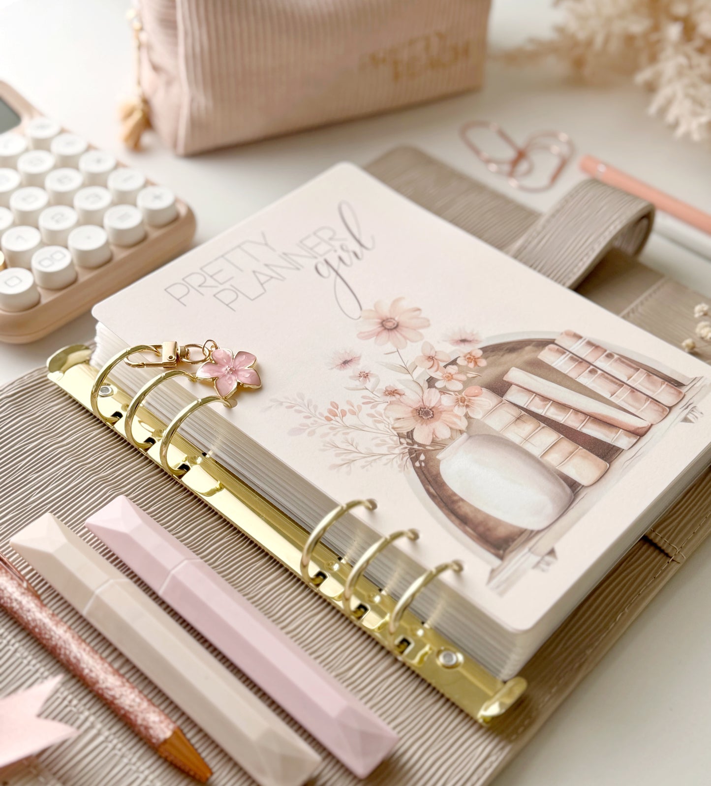 PRETTY PLANNER GIRL DASHBOARD