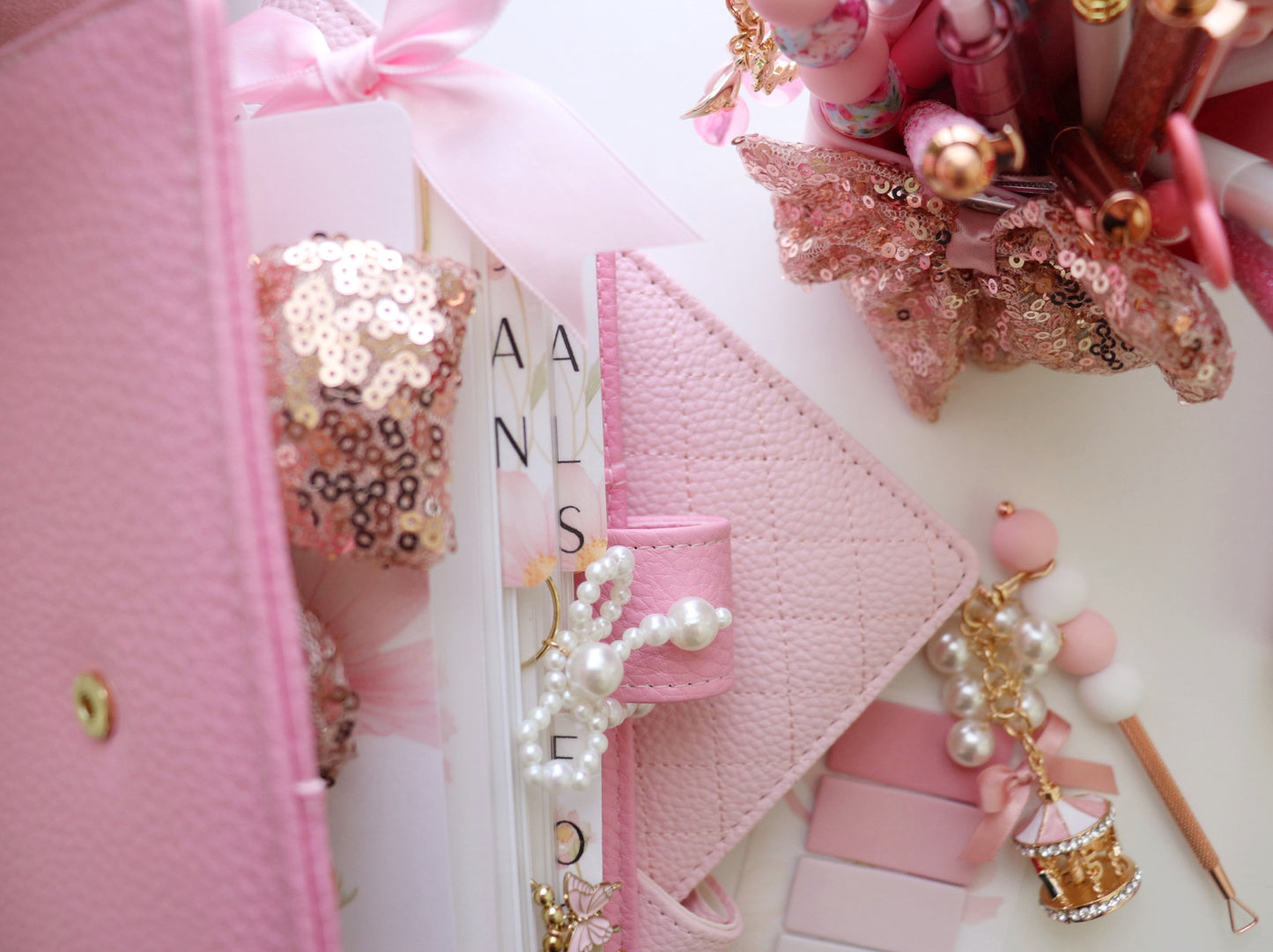 PAPERCLIP CHARM - PEARL BOW