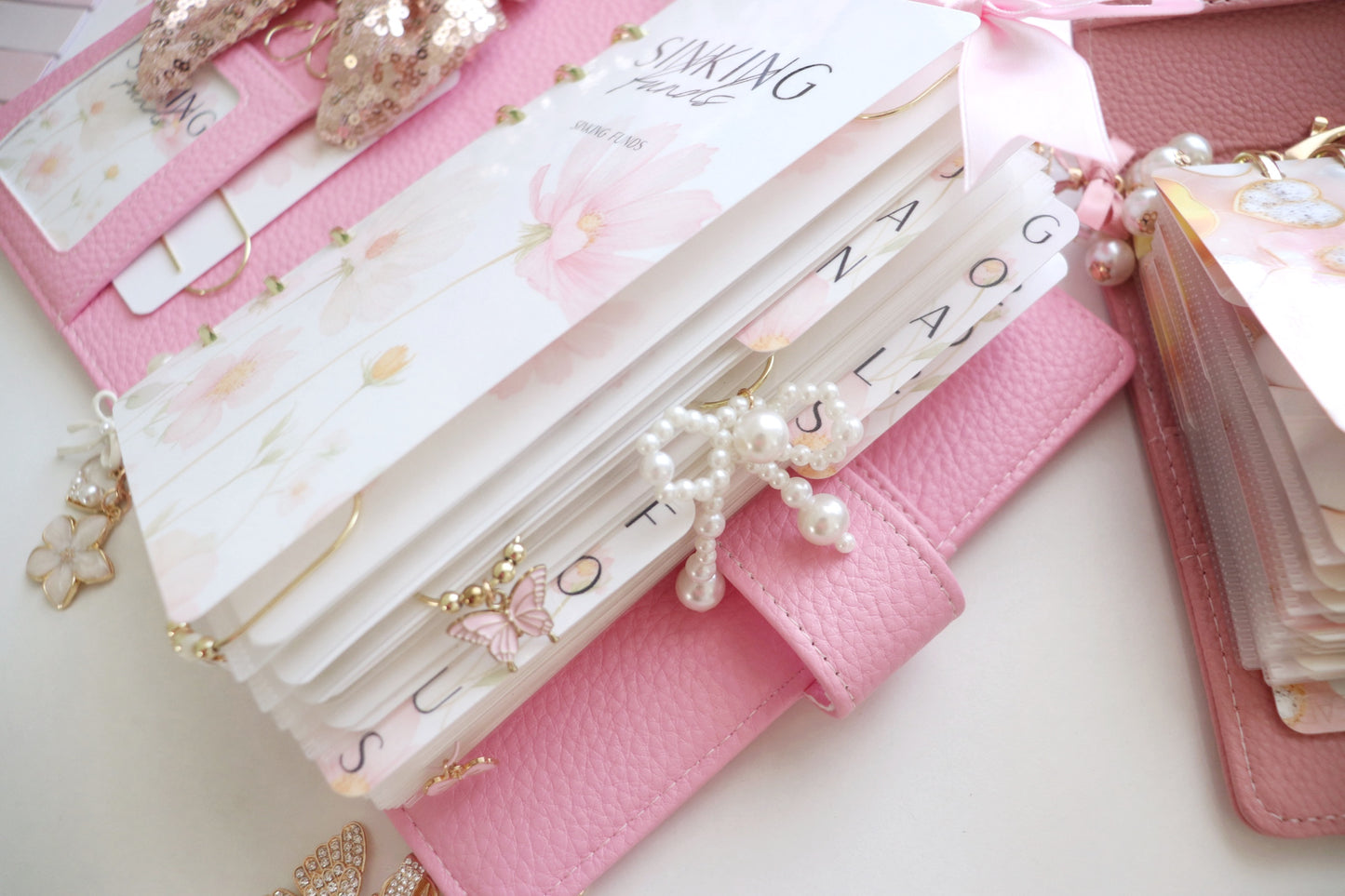 PAPERCLIP CHARM - PEARL BOW