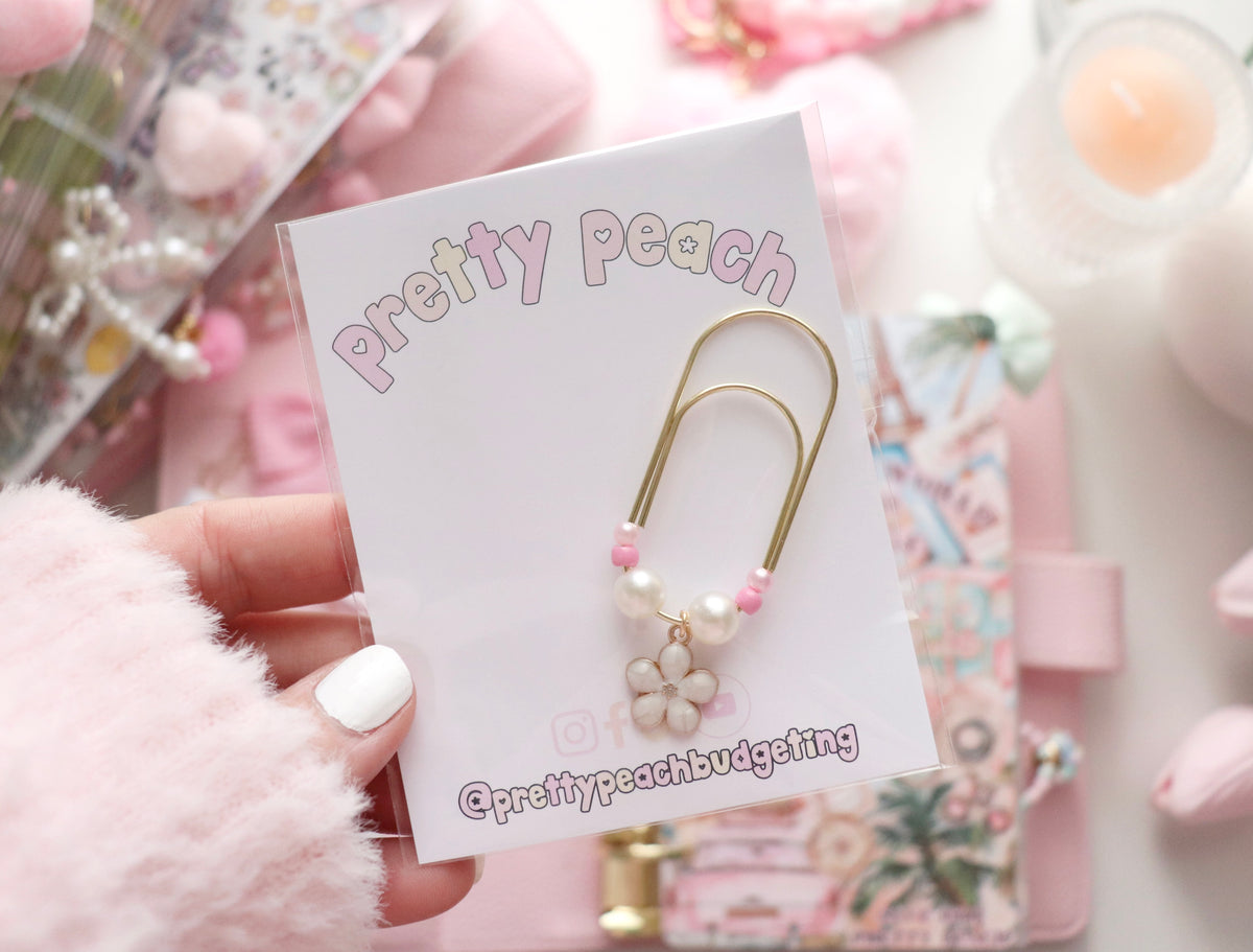 PAPERCLIP CHARM - WHITE FLOWER