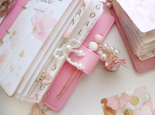 PAPERCLIP CHARM - PEARL BOW