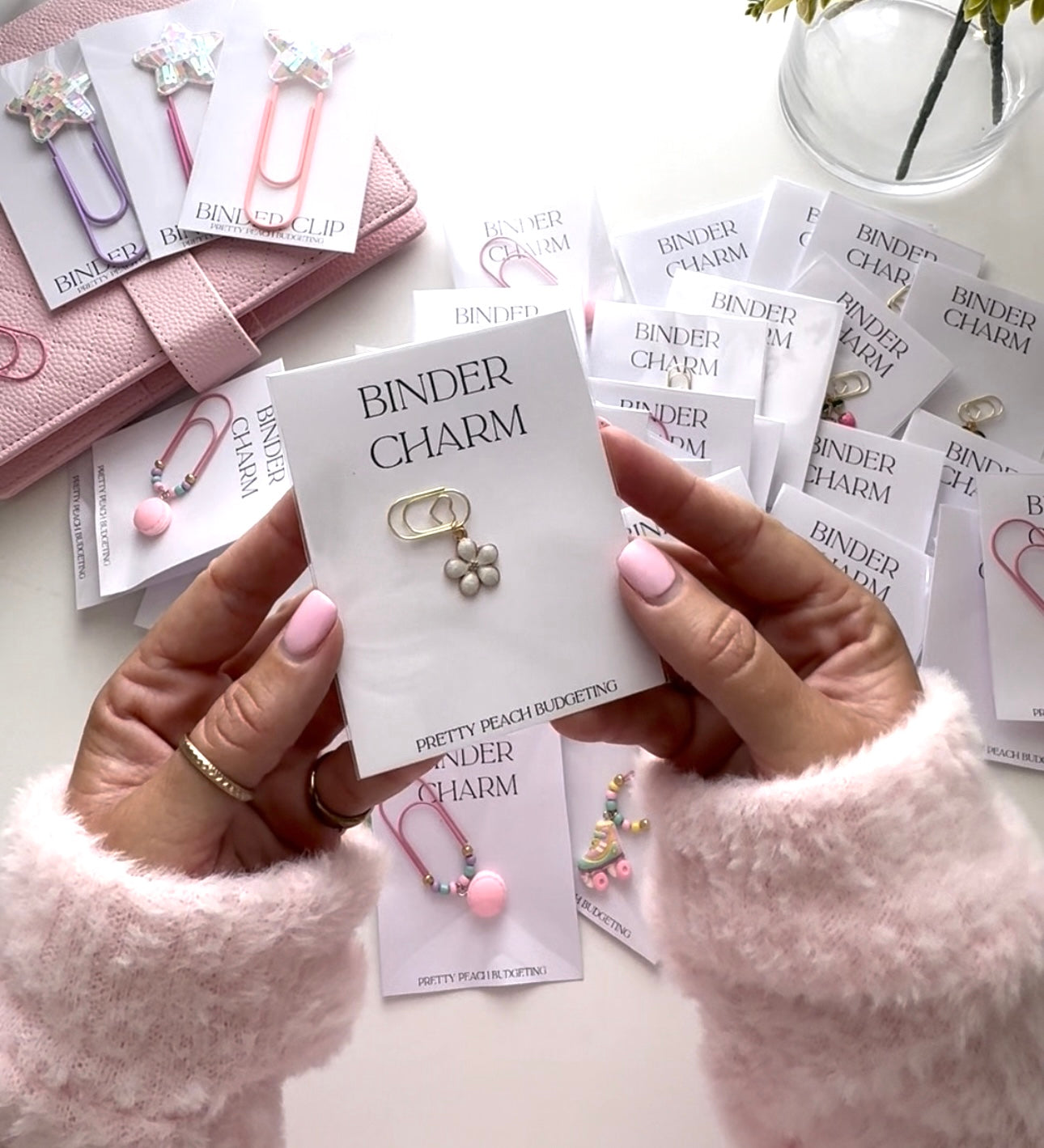 MINI PAPER CLIP CHARM - WHITE FLOWER